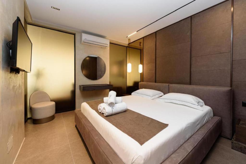 One Bedroom Apartment Annex